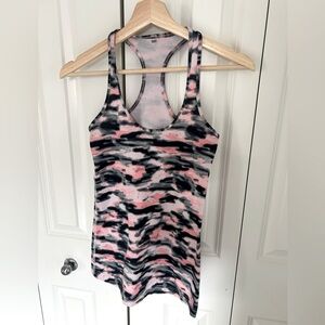 Lululemon tank top size‎ 4/6